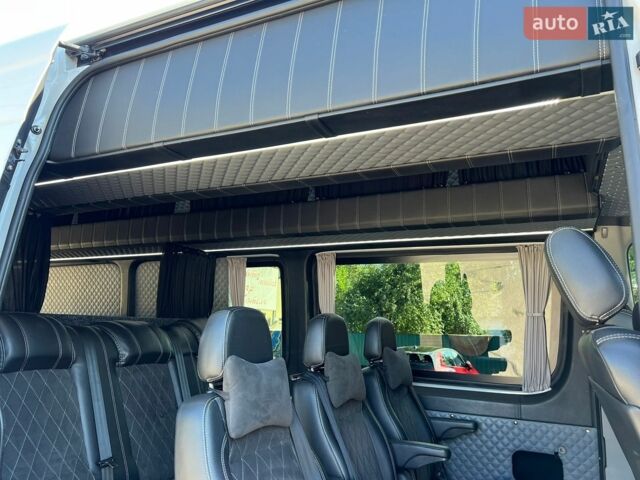 Белый Мерседес Sprinter, объемом двигателя 3 л и пробегом 466 тыс. км за 46748 $, фото 6 на Automoto.ua