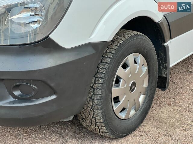 Белый Мерседес Sprinter, объемом двигателя 2.2 л и пробегом 313 тыс. км за 21850 $, фото 23 на Automoto.ua
