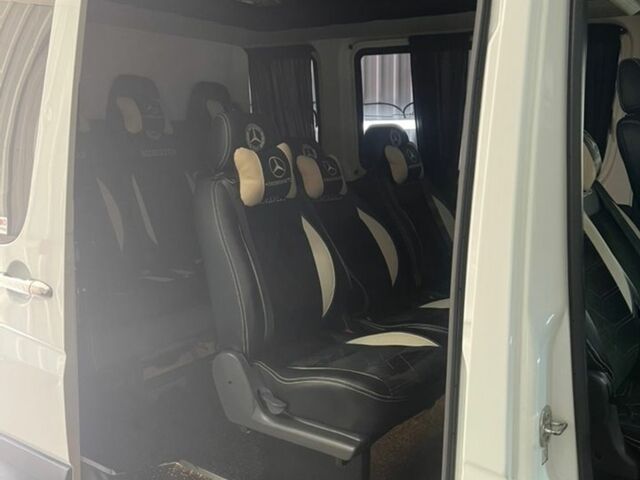 Белый Мерседес Sprinter, объемом двигателя 2.2 л и пробегом 300 тыс. км за 24600 $, фото 9 на Automoto.ua