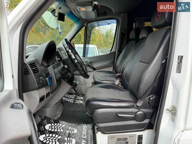Белый Мерседес Sprinter, объемом двигателя 2.14 л и пробегом 900 тыс. км за 20500 $, фото 8 на Automoto.ua