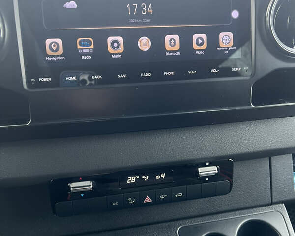 Белый Мерседес Sprinter, объемом двигателя 2.99 л и пробегом 550 тыс. км за 35500 $, фото 12 на Automoto.ua