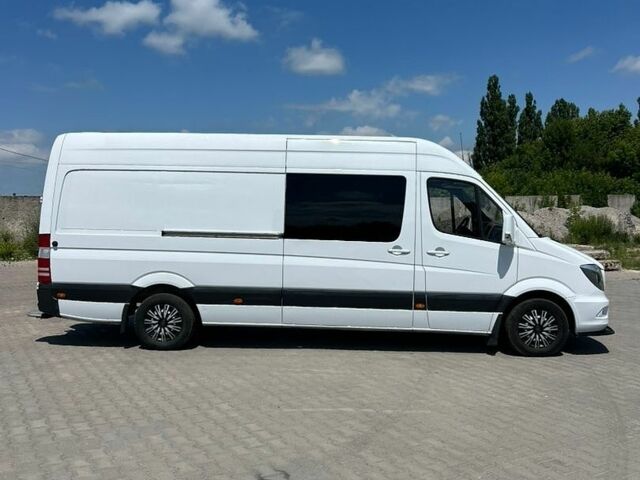 Белый Мерседес Sprinter, объемом двигателя 2.99 л и пробегом 342 тыс. км за 34000 $, фото 2 на Automoto.ua