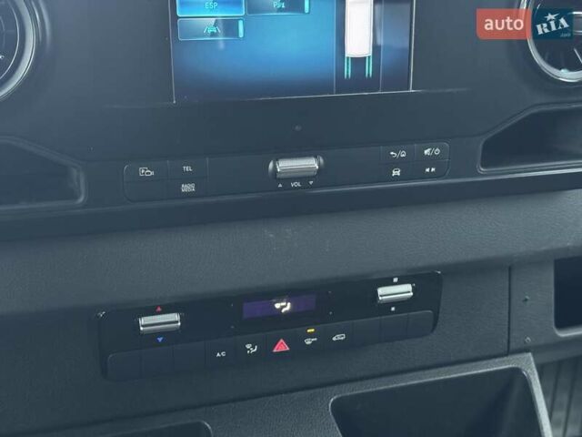 Белый Мерседес Sprinter, объемом двигателя 2.2 л и пробегом 314 тыс. км за 27900 $, фото 23 на Automoto.ua
