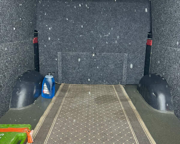 Белый Мерседес Sprinter, объемом двигателя 2.99 л и пробегом 550 тыс. км за 35500 $, фото 9 на Automoto.ua