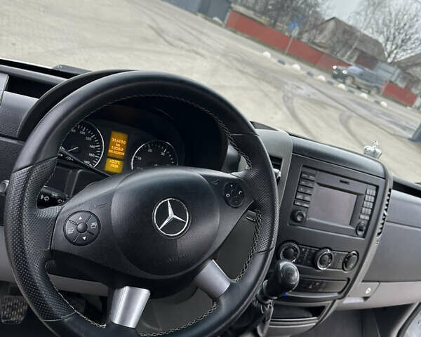 Білий Мерседес Sprinter, об'ємом двигуна 2.14 л та пробігом 300 тис. км за 29401 $, фото 17 на Automoto.ua