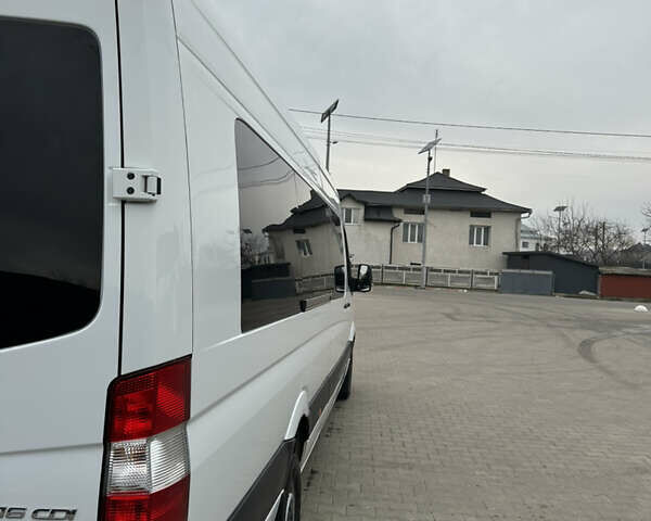 Білий Мерседес Sprinter, об'ємом двигуна 2.14 л та пробігом 300 тис. км за 29401 $, фото 4 на Automoto.ua