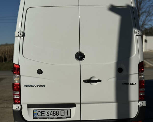 Белый Мерседес Sprinter, объемом двигателя 2.99 л и пробегом 420 тыс. км за 33500 $, фото 5 на Automoto.ua