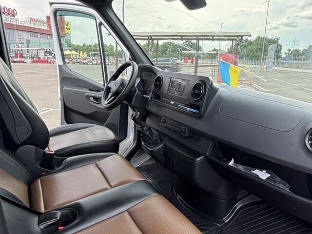 Белый Мерседес Sprinter, объемом двигателя 2.2 л и пробегом 600 тыс. км за 25155 $, фото 5 на Automoto.ua