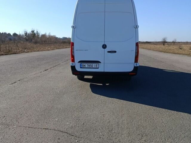Белый Мерседес Sprinter, объемом двигателя 2.2 л и пробегом 555 тыс. км за 34500 $, фото 5 на Automoto.ua