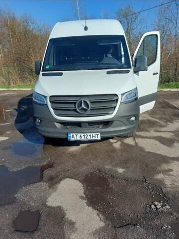 Белый Мерседес Sprinter, объемом двигателя 2.2 л и пробегом 357 тыс. км за 28000 $, фото 6 на Automoto.ua