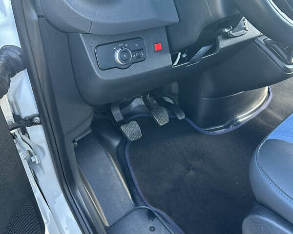 Білий Мерседес Sprinter, об'ємом двигуна 2.14 л та пробігом 420 тис. км за 40865 $, фото 10 на Automoto.ua