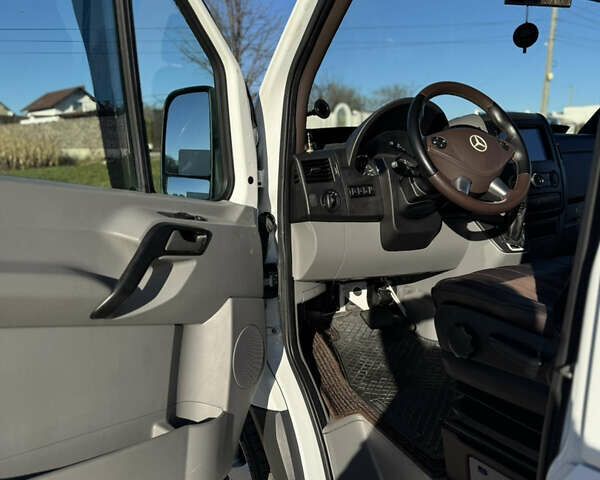 Белый Мерседес Sprinter, объемом двигателя 2.99 л и пробегом 420 тыс. км за 33500 $, фото 12 на Automoto.ua