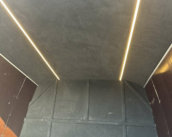 Білий Мерседес Sprinter, об'ємом двигуна 2.14 л та пробігом 420 тис. км за 40865 $, фото 5 на Automoto.ua