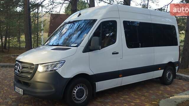 Белый Мерседес Sprinter, объемом двигателя 2.14 л и пробегом 300 тыс. км за 30900 $, фото 1 на Automoto.ua