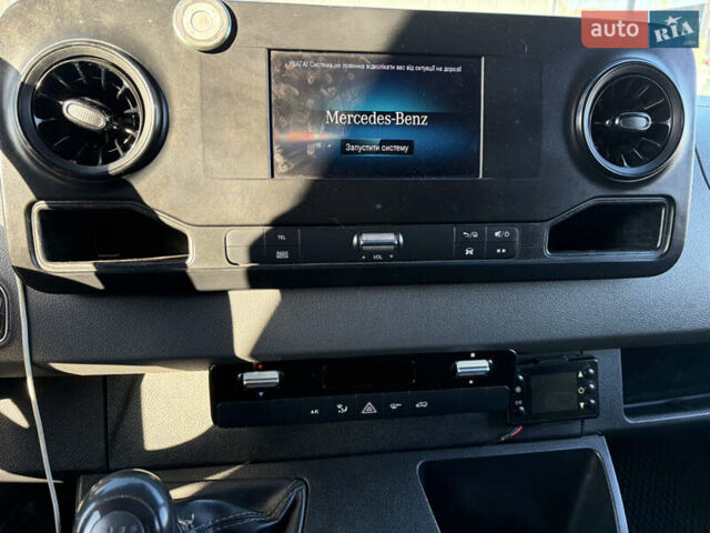 Белый Мерседес Sprinter, объемом двигателя 2.2 л и пробегом 441 тыс. км за 24990 $, фото 12 на Automoto.ua