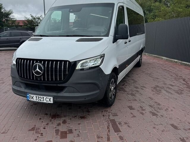 Белый Мерседес Sprinter, объемом двигателя 2.15 л и пробегом 290 тыс. км за 49500 $, фото 1 на Automoto.ua
