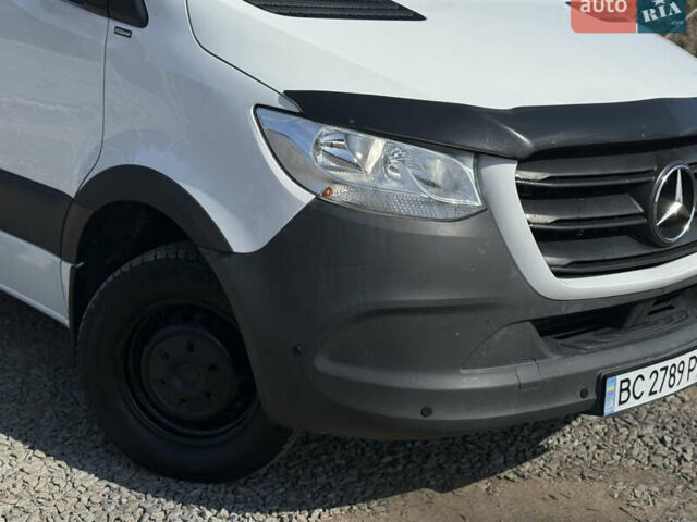 Белый Мерседес Sprinter, объемом двигателя 2.99 л и пробегом 490 тыс. км за 30000 $, фото 11 на Automoto.ua