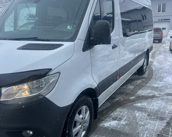 Белый Мерседес Sprinter, объемом двигателя 2.99 л и пробегом 550 тыс. км за 35500 $, фото 2 на Automoto.ua