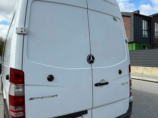 Белый Мерседес Sprinter, объемом двигателя 2.14 л и пробегом 649 тыс. км за 24200 $, фото 13 на Automoto.ua