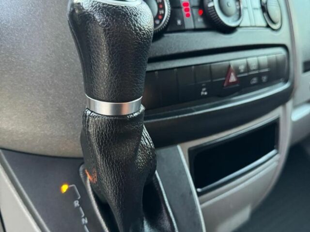 Белый Мерседес Sprinter, объемом двигателя 2.2 л и пробегом 390 тыс. км за 23500 $, фото 4 на Automoto.ua