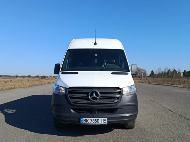 Белый Мерседес Sprinter, объемом двигателя 2.2 л и пробегом 555 тыс. км за 34500 $, фото 1 на Automoto.ua