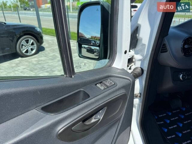 Белый Мерседес Sprinter, объемом двигателя 2.2 л и пробегом 314 тыс. км за 26900 $, фото 13 на Automoto.ua