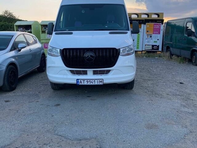 Белый Мерседес Sprinter, объемом двигателя 2.2 л и пробегом 400 тыс. км за 37500 $, фото 2 на Automoto.ua
