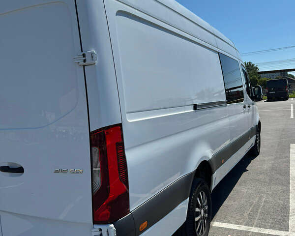 Білий Мерседес Sprinter, об'ємом двигуна 2.14 л та пробігом 420 тис. км за 40529 $, фото 8 на Automoto.ua