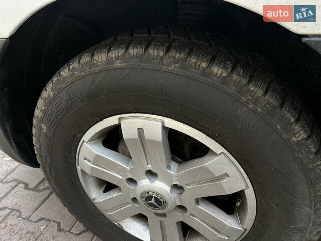 Белый Мерседес Sprinter, объемом двигателя 2.14 л и пробегом 308 тыс. км за 29500 $, фото 8 на Automoto.ua