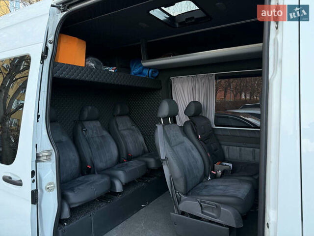 Белый Мерседес Sprinter, объемом двигателя 2.14 л и пробегом 307 тыс. км за 33900 $, фото 9 на Automoto.ua