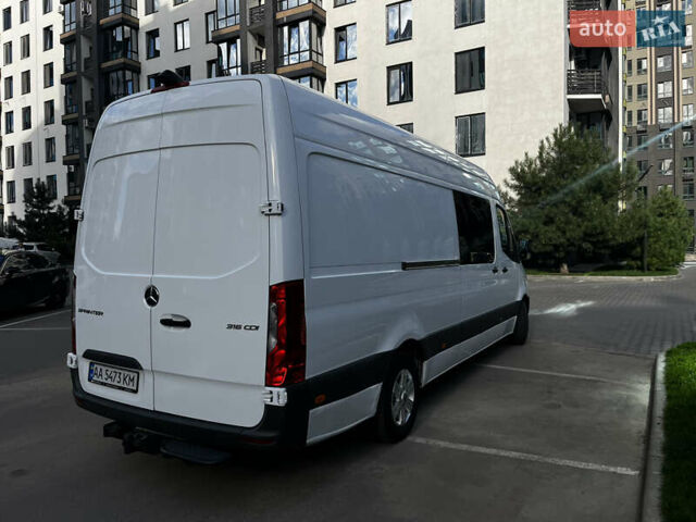 Белый Мерседес Sprinter, объемом двигателя 2.14 л и пробегом 307 тыс. км за 33900 $, фото 3 на Automoto.ua
