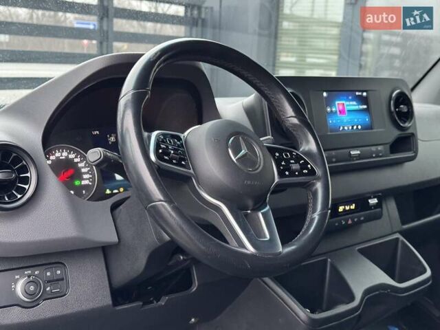 Белый Мерседес Sprinter, объемом двигателя 2.2 л и пробегом 325 тыс. км за 28900 $, фото 16 на Automoto.ua