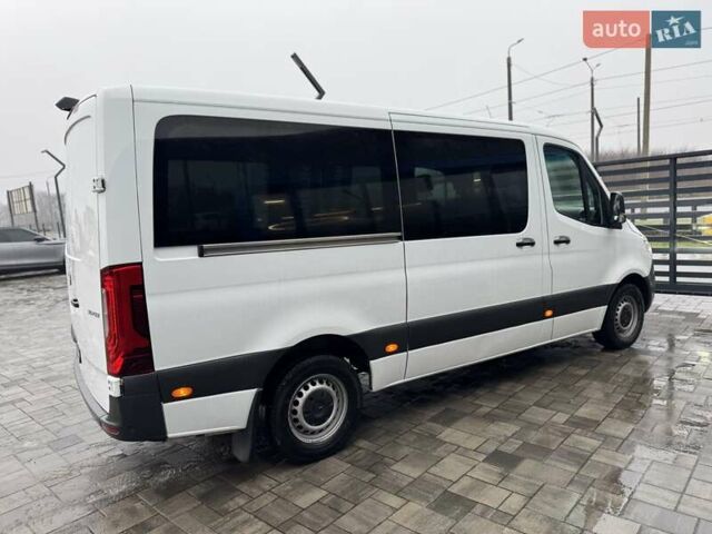 Белый Мерседес Sprinter, объемом двигателя 2.2 л и пробегом 325 тыс. км за 28900 $, фото 2 на Automoto.ua