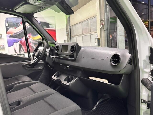 Білий Мерседес Sprinter, об'ємом двигуна 0 л та пробігом 326 тис. км за 36775 $, фото 3 на Automoto.ua
