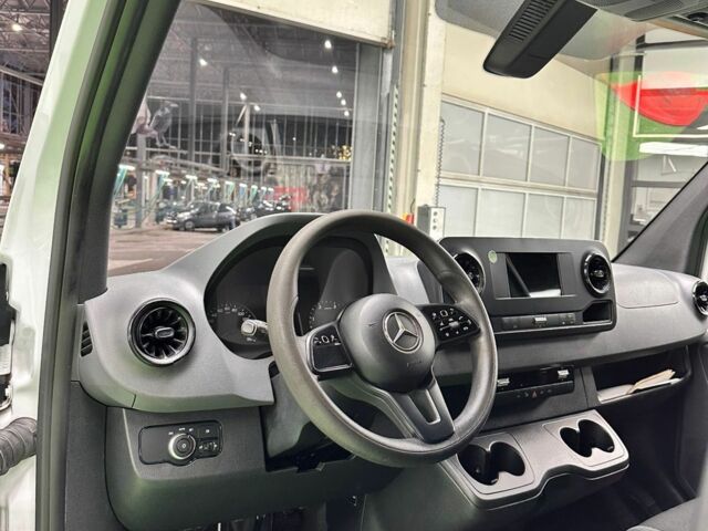 Білий Мерседес Sprinter, об'ємом двигуна 0 л та пробігом 326 тис. км за 36775 $, фото 5 на Automoto.ua