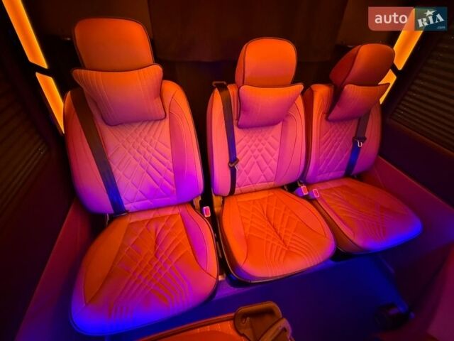Белый Мерседес Sprinter, объемом двигателя 2.14 л и пробегом 250 тыс. км за 47799 $, фото 12 на Automoto.ua