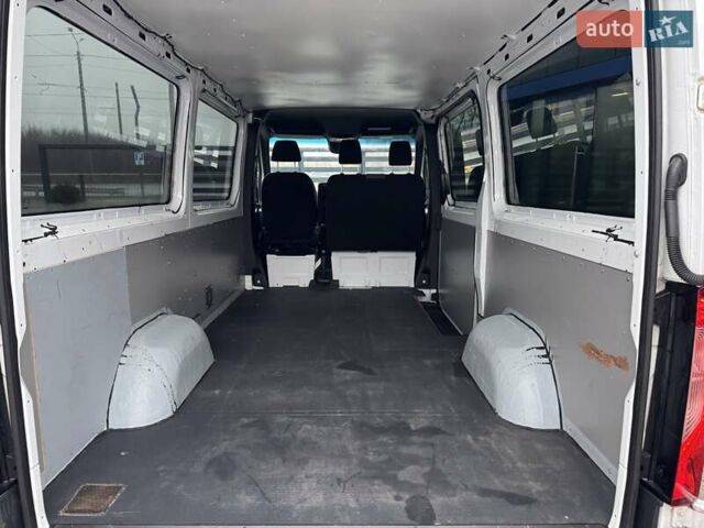 Белый Мерседес Sprinter, объемом двигателя 2.2 л и пробегом 325 тыс. км за 28900 $, фото 25 на Automoto.ua