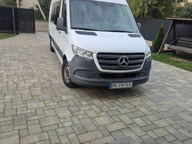 Белый Мерседес Sprinter, объемом двигателя 2.14 л и пробегом 202 тыс. км за 39500 $, фото 1 на Automoto.ua