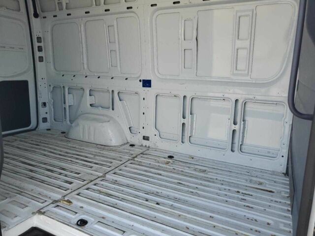Білий Мерседес Sprinter, об'ємом двигуна 3 л та пробігом 75 тис. км за 6000 $, фото 10 на Automoto.ua