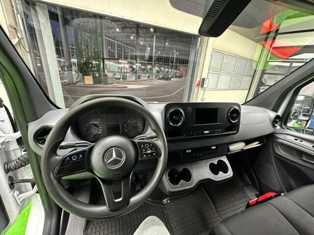 Білий Мерседес Sprinter, об'ємом двигуна 0 л та пробігом 326 тис. км за 36775 $, фото 7 на Automoto.ua