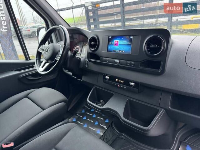 Белый Мерседес Sprinter, объемом двигателя 2.2 л и пробегом 325 тыс. км за 28900 $, фото 31 на Automoto.ua