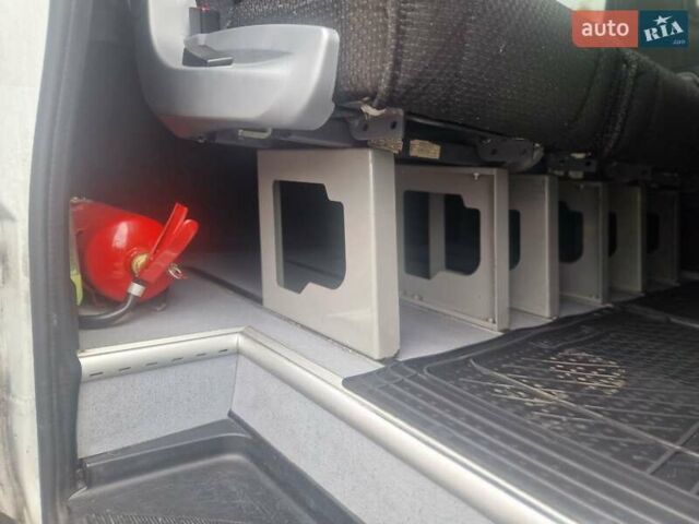 Белый Мерседес Sprinter, объемом двигателя 3 л и пробегом 490 тыс. км за 39000 $, фото 26 на Automoto.ua