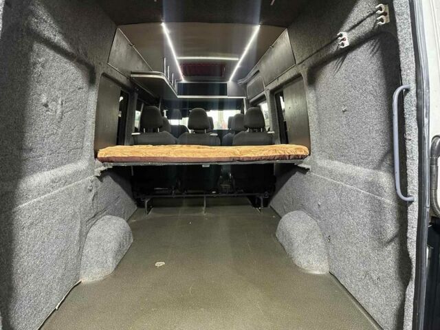 Белый Мерседес Sprinter, объемом двигателя 2.2 л и пробегом 441 тыс. км за 23800 $, фото 2 на Automoto.ua