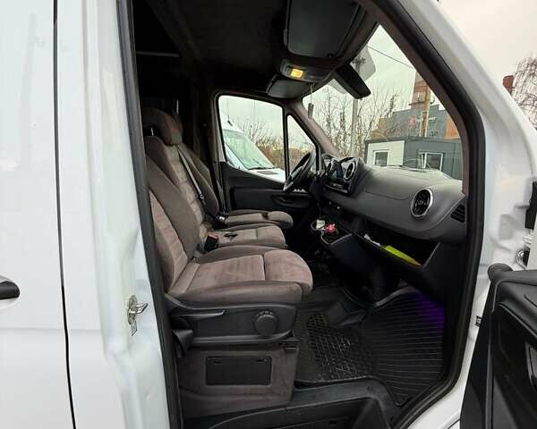 Білий Мерседес Sprinter, об'ємом двигуна 3 л та пробігом 348 тис. км за 44179 $, фото 11 на Automoto.ua