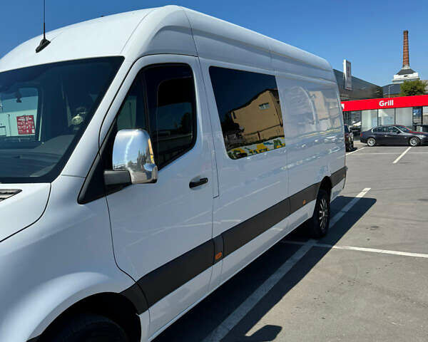 Білий Мерседес Sprinter, об'ємом двигуна 2.14 л та пробігом 420 тис. км за 40529 $, фото 3 на Automoto.ua
