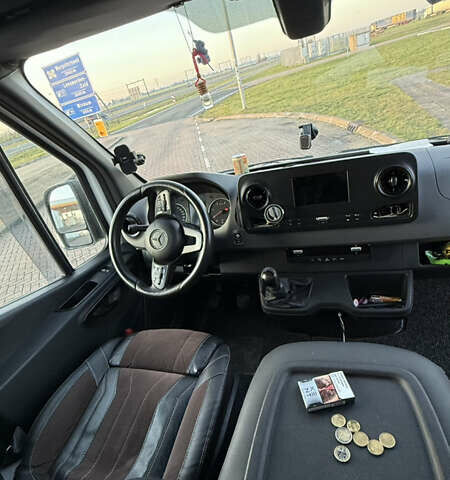 Белый Мерседес Sprinter, объемом двигателя 2.99 л и пробегом 460 тыс. км за 39000 $, фото 5 на Automoto.ua