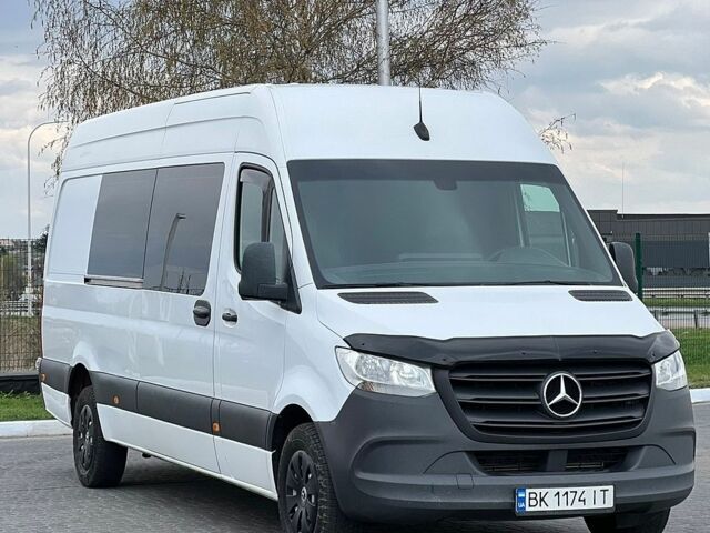 Белый Мерседес Sprinter, объемом двигателя 2.14 л и пробегом 450 тыс. км за 24800 $, фото 2 на Automoto.ua
