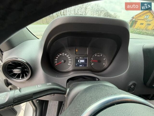 Белый Мерседес Sprinter, объемом двигателя 2.99 л и пробегом 486 тыс. км за 35999 $, фото 12 на Automoto.ua