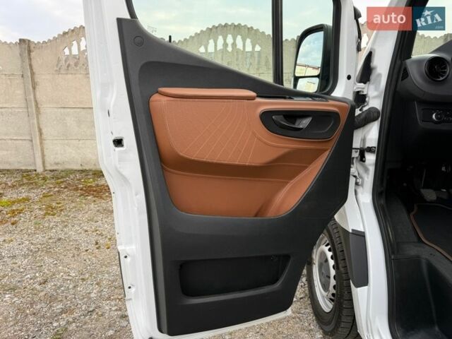 Белый Мерседес Sprinter, объемом двигателя 2.14 л и пробегом 250 тыс. км за 47799 $, фото 18 на Automoto.ua