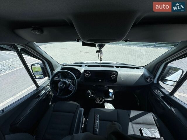 Белый Мерседес Sprinter, объемом двигателя 2.14 л и пробегом 235 тыс. км за 30999 $, фото 15 на Automoto.ua